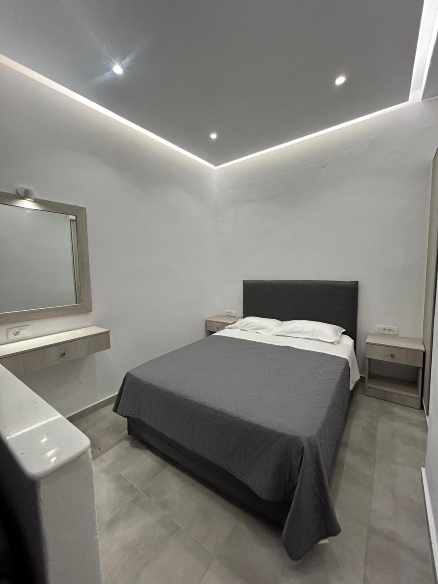 Aroma Cavas Apartment Pyrgos Kallistis Bagian luar foto