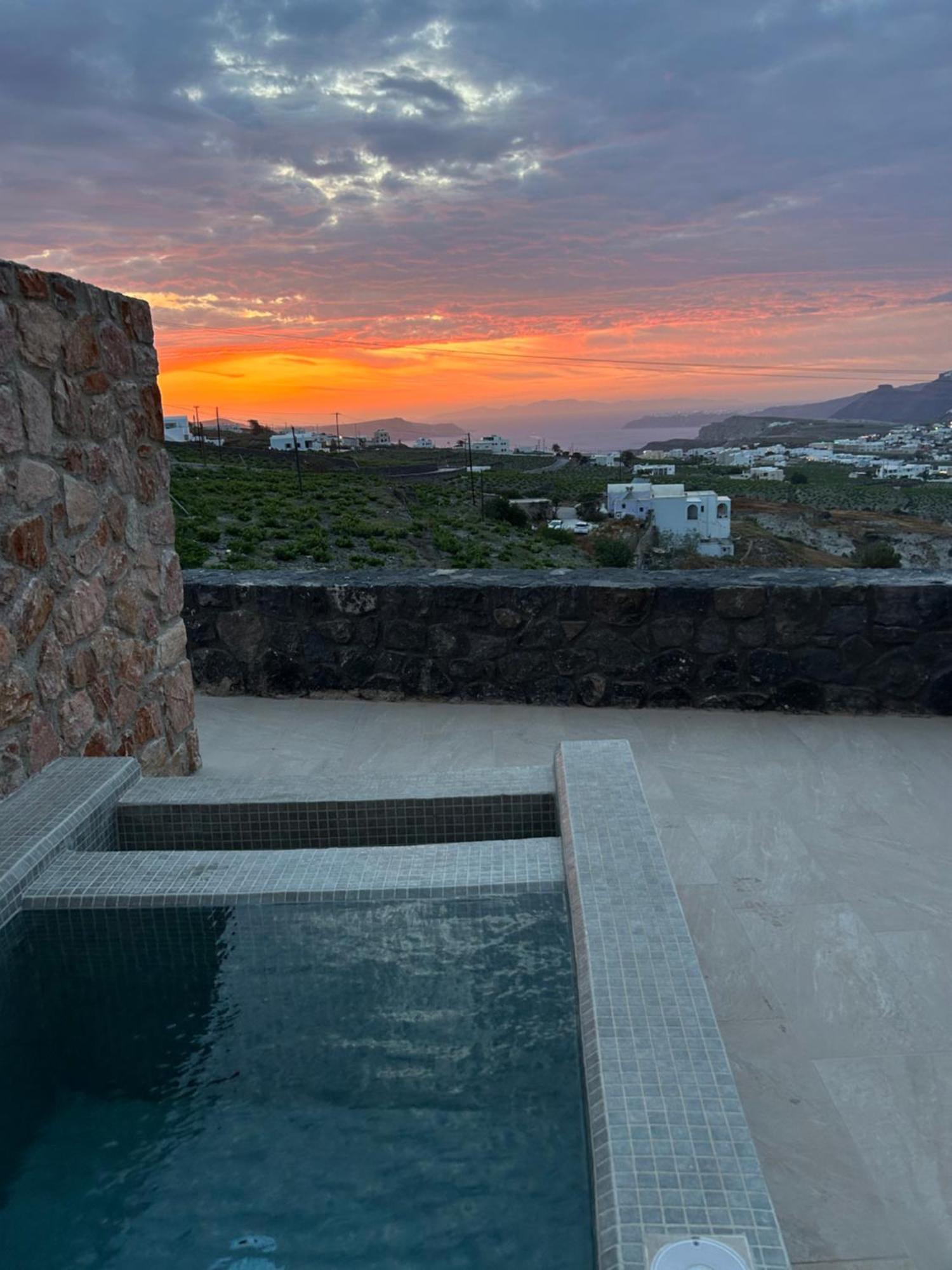 Aroma Cavas Apartment Pyrgos Kallistis Bagian luar foto