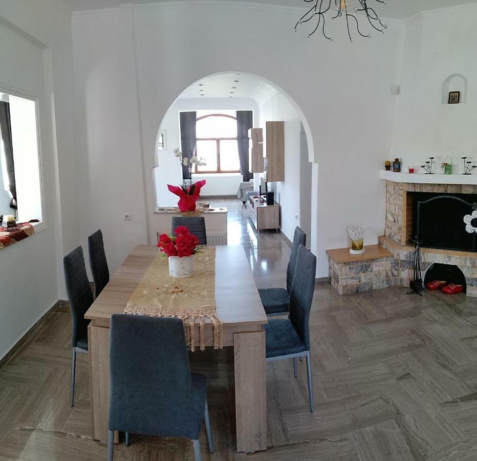 Aroma Cavas Apartment Pyrgos Kallistis Bagian luar foto